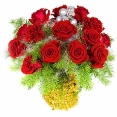 Букет из красных роз с еловыми веточками и оформлением